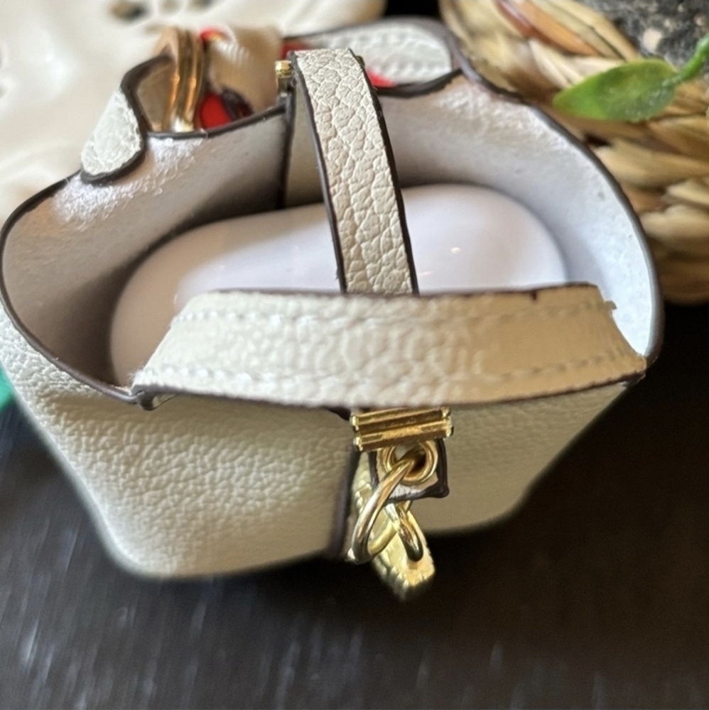 Cream Lux Mini Purse, Bag Charm/Keychain~Earbud Holder~NEW - Picture 1 of 4
